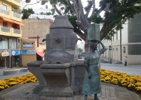 Monumento a la mujer tinerfeña